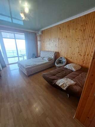 Гостиница Ускут Приветное Семейный с видом на море №9-1